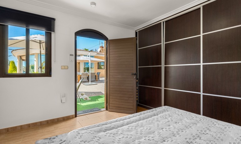 Venta - Finca -
Crevillente