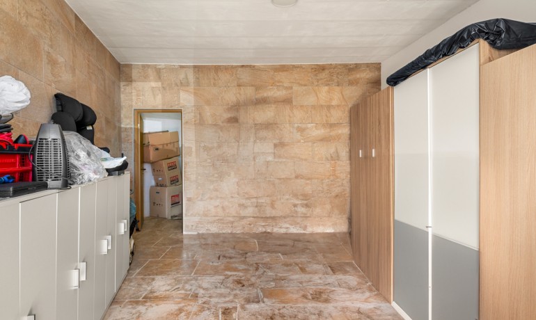 Venta - Finca -
Crevillente