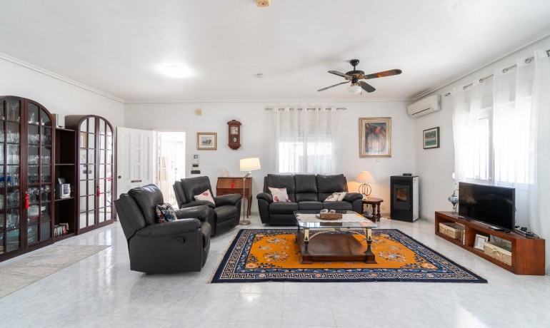 Sale - Villa -
Orihuela Costa* - La Zenia