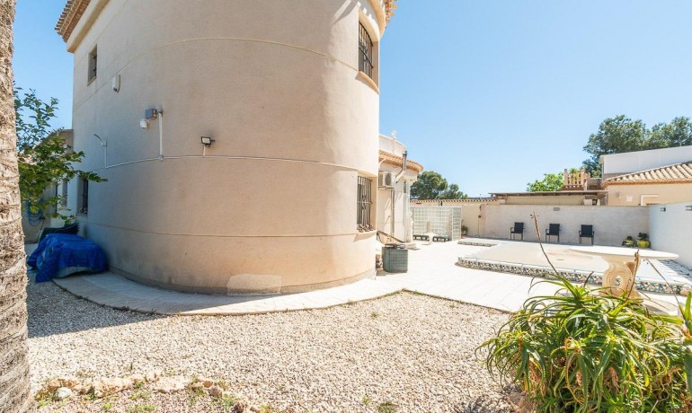 Sale - Villa -
Orihuela Costa* - La Zenia