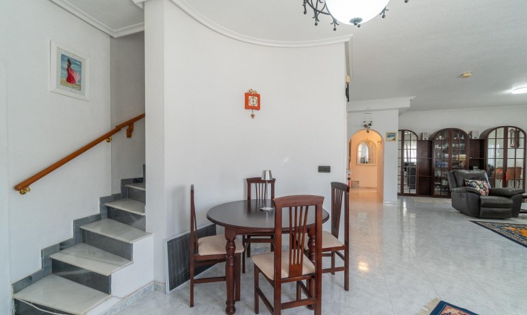 Sale - Villa -
Orihuela Costa* - La Zenia