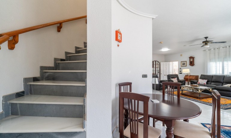 Sale - Villa -
Orihuela Costa* - La Zenia