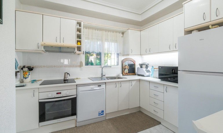 Sale - Villa -
Orihuela Costa* - La Zenia