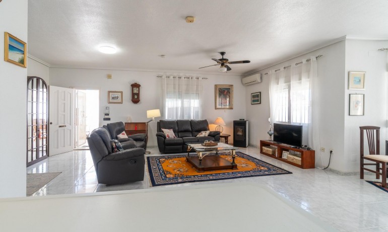 Sale - Villa -
Orihuela Costa* - La Zenia