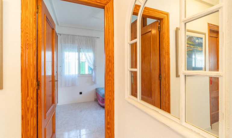 Sale - Villa -
Orihuela Costa* - La Zenia