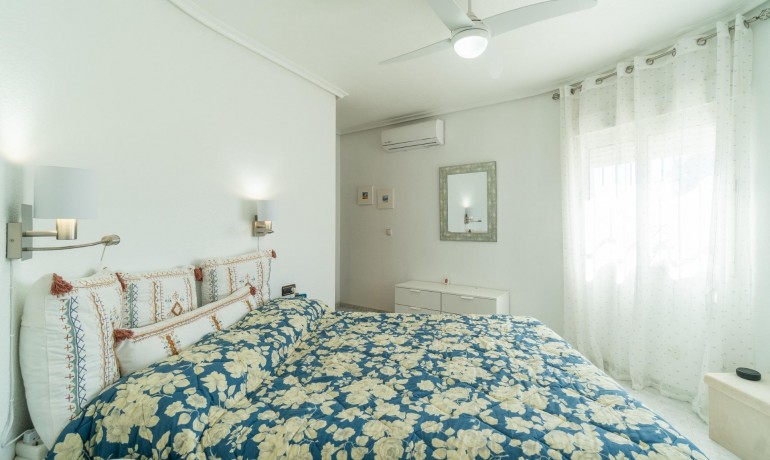 Sale - Villa -
Orihuela Costa* - La Zenia