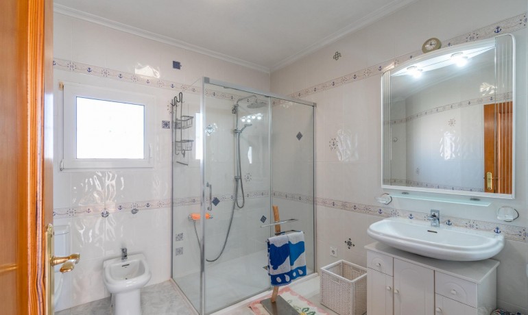 Sale - Villa -
Orihuela Costa* - La Zenia