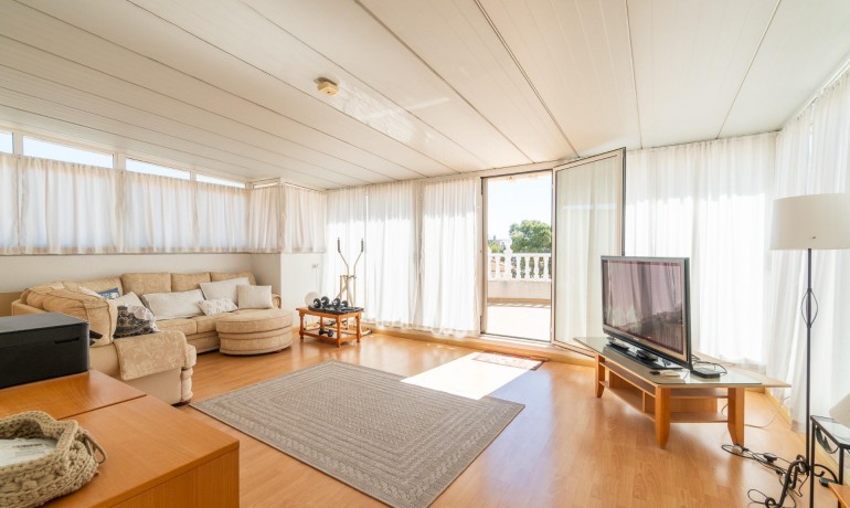 Sale - Villa -
Orihuela Costa* - La Zenia