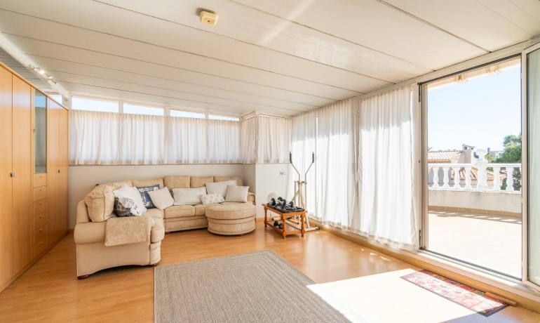 Sale - Villa -
Orihuela Costa* - La Zenia