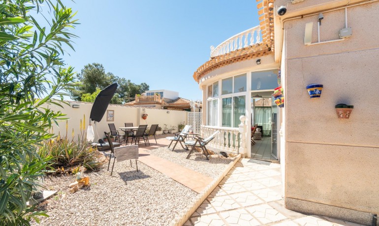 Sale - Villa -
Orihuela Costa* - La Zenia