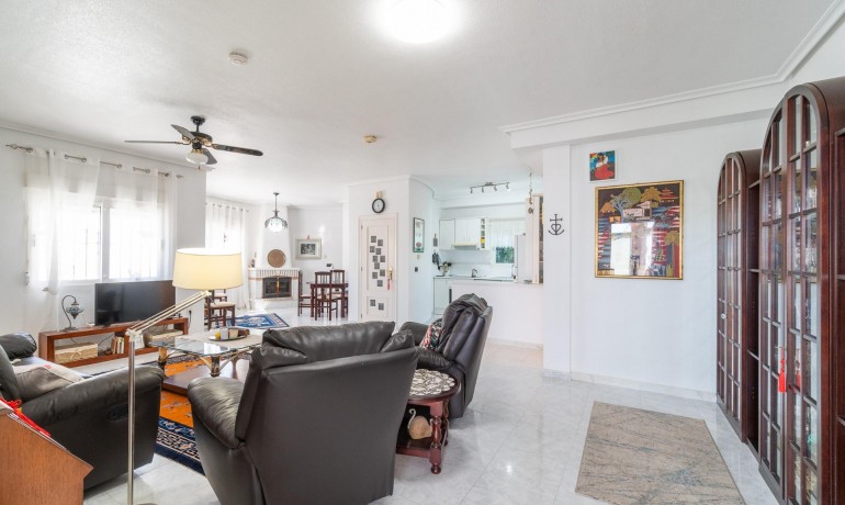 Sale - Villa -
Orihuela Costa* - La Zenia