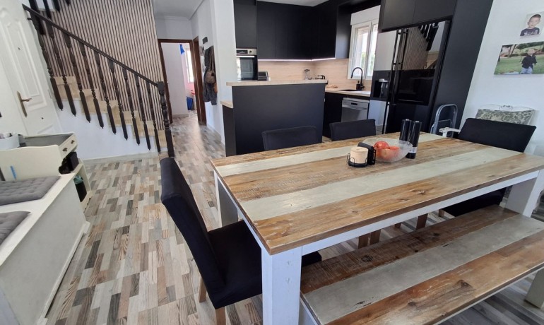 Herverkoop - Villa Detached -
Cuidad Quesada* - Doña pepa