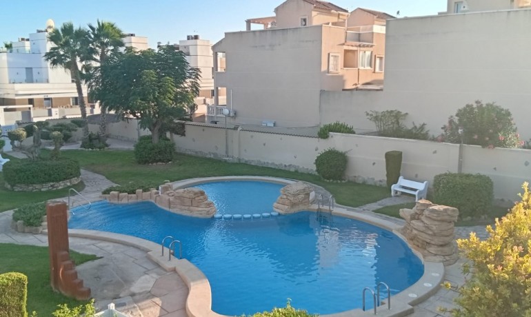 Herverkoop - Villa Detached -
Cuidad Quesada* - Doña pepa