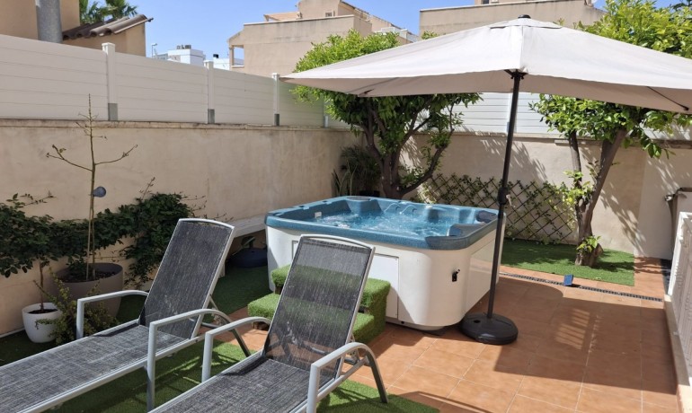 Herverkoop - Villa Detached -
Cuidad Quesada* - Doña pepa