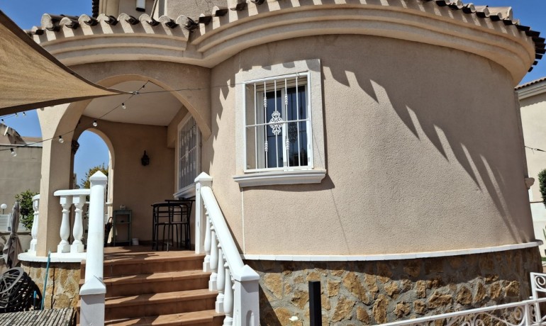 Herverkoop - Villa Detached -
Cuidad Quesada* - Doña pepa