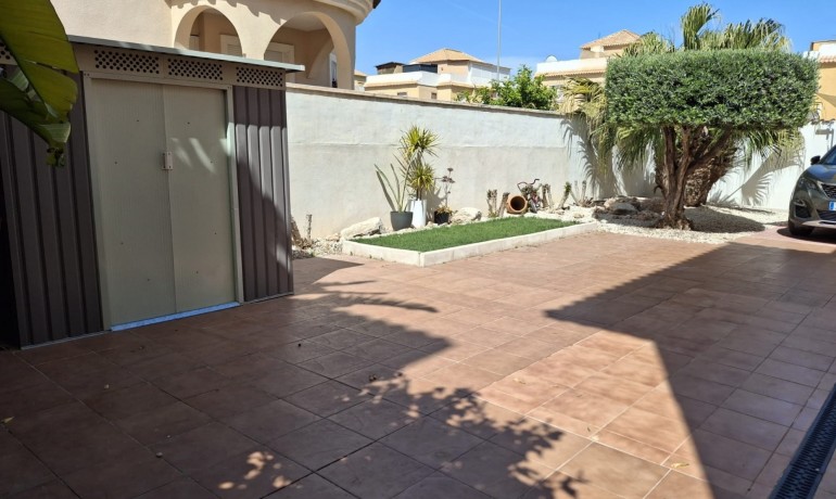 Herverkoop - Villa Detached -
Cuidad Quesada* - Doña pepa