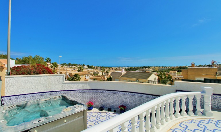 Sale - Villa -
Villamartin