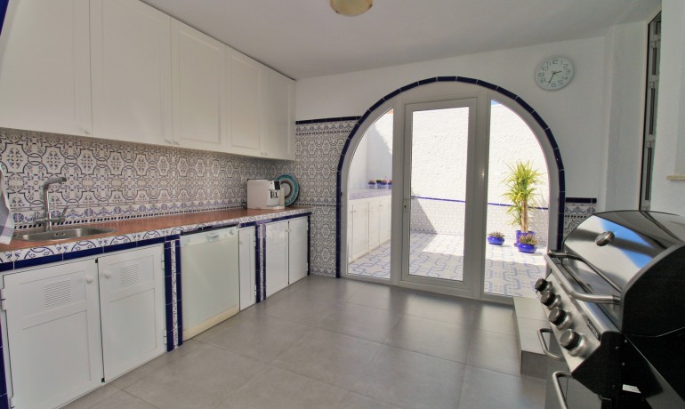 Sale - Villa -
Villamartin