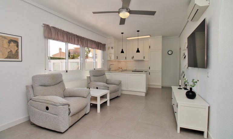 Sale - Villa -
Villamartin