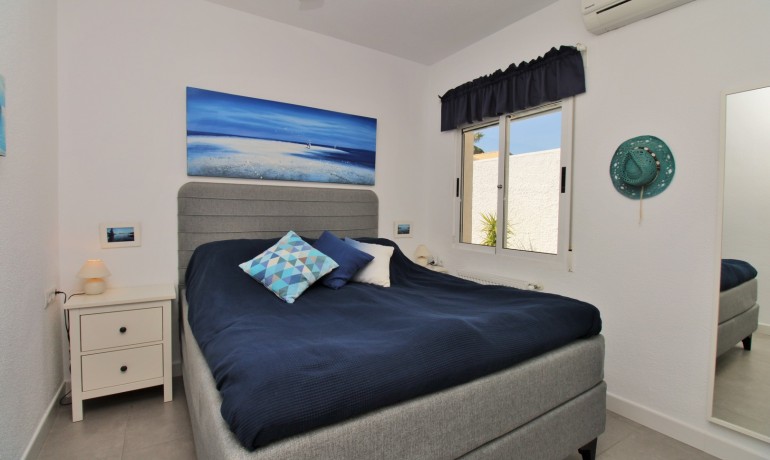 Sale - Villa -
Villamartin