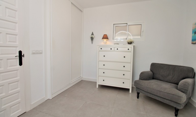 Sale - Villa -
Villamartin