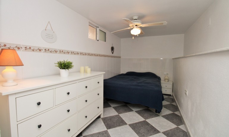 Sale - Villa -
Villamartin