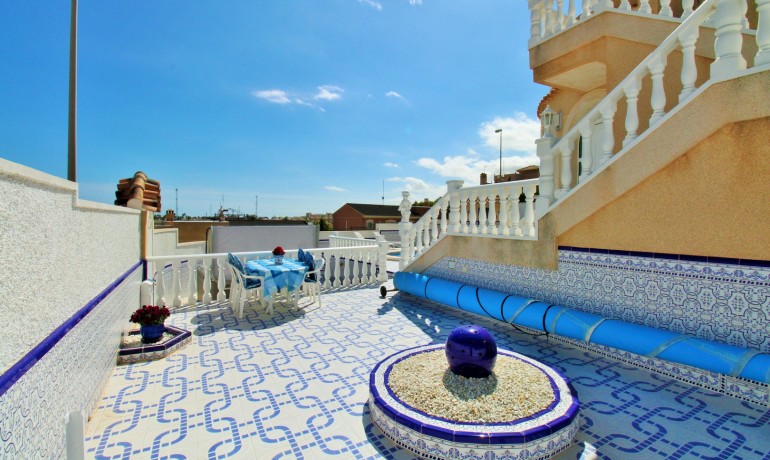 Sale - Villa -
Villamartin