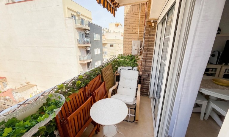 Venta - Apartamento / piso -
Torrevieja - Centro