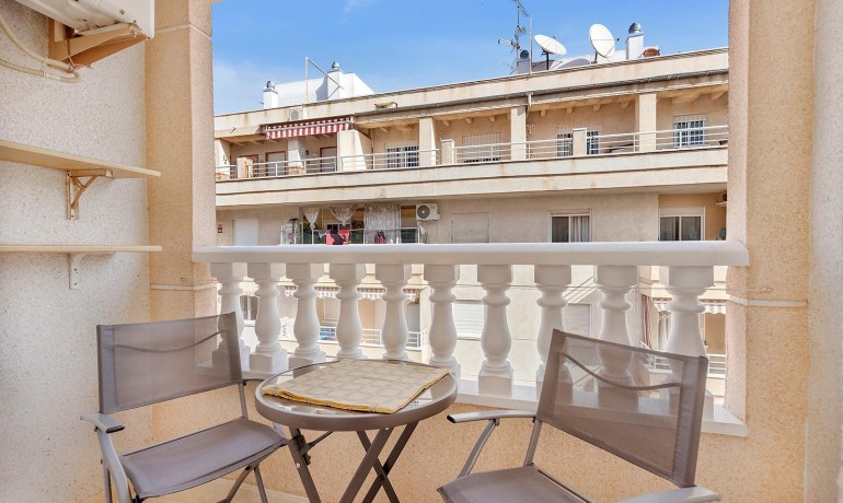 Herverkoop - Appartement / Flat -
Torrevieja* - Estacion de autobuses