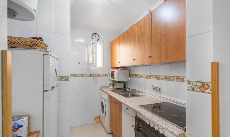 Herverkoop - Appartement / Flat -
Torrevieja* - Estacion de autobuses