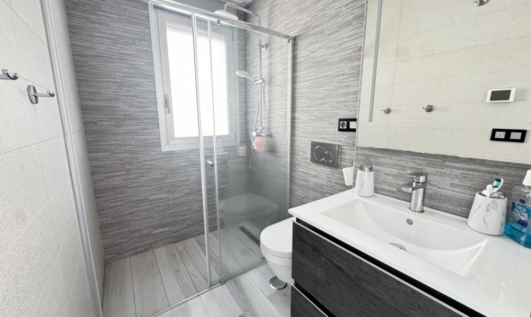 Sale - Villa -
Lomas de Cabo Roig