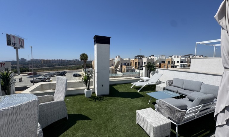 Sale - Villa -
Lomas de Cabo Roig