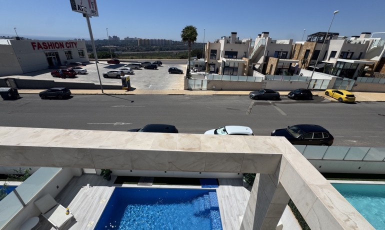 Sale - Villa -
Lomas de Cabo Roig