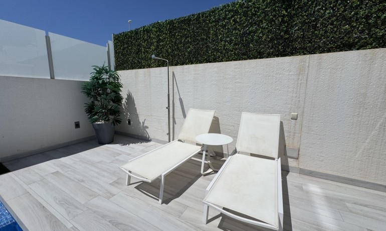 Sale - Villa -
Lomas de Cabo Roig