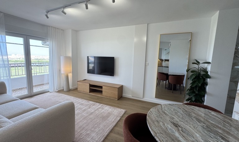 Herverkoop - Appartement / Flat -
Punta Prima* - Punta Prima