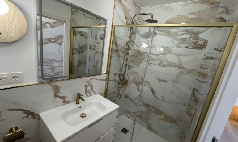 Herverkoop - Appartement / Flat -
Punta Prima* - Punta Prima