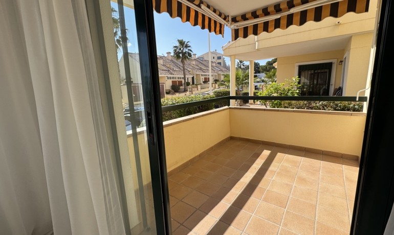 Venta - Apartamento / piso -
Campoamor Golf
