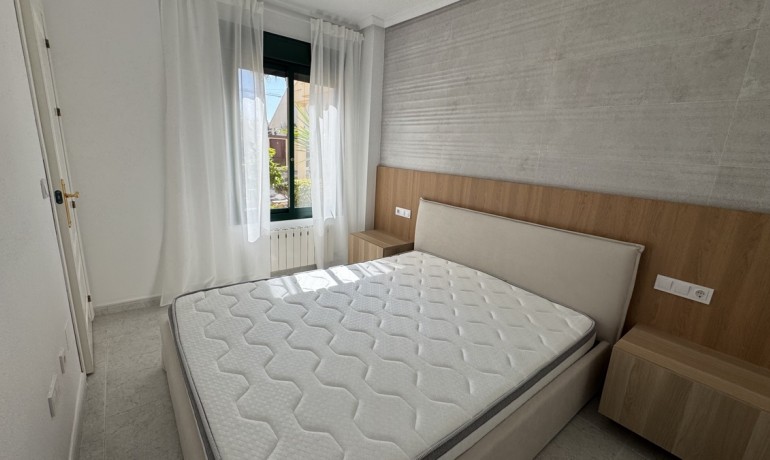 Venta - Apartamento / piso -
Campoamor Golf