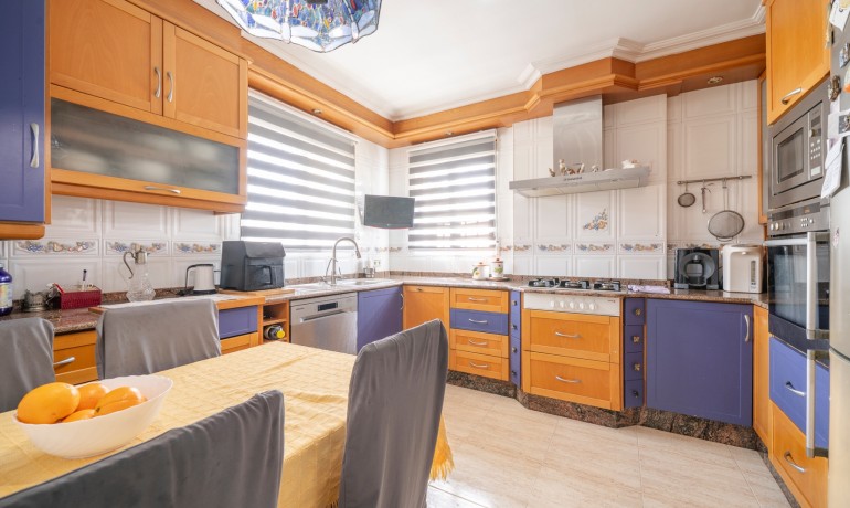 Sale - House -
Guardamar del Segura* - El moncayo