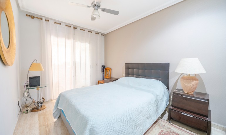 Sale - House -
Guardamar del Segura* - El moncayo