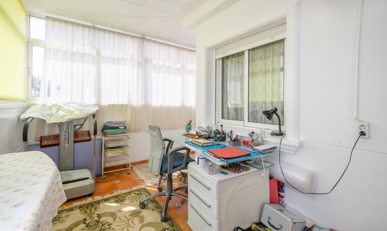 Sale - House -
Guardamar del Segura* - El moncayo