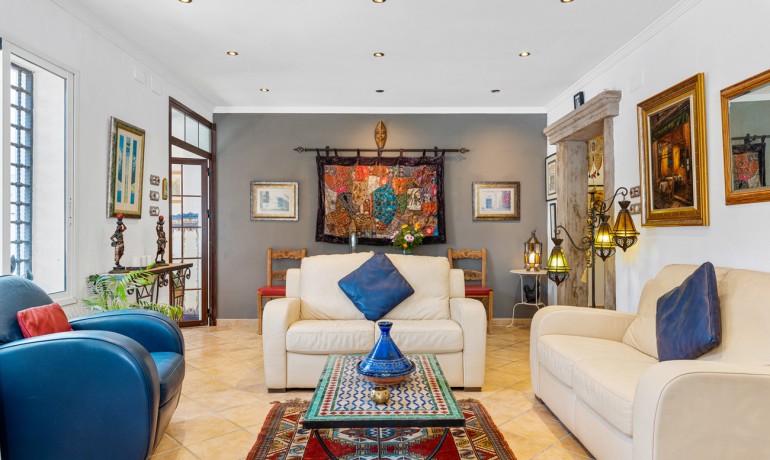 Sale - Finca / Country Property -
Daya Nueva - Daya Nueva - Country