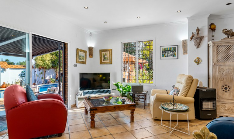 Sale - Finca / Country Property -
Daya Nueva - Daya Nueva - Country