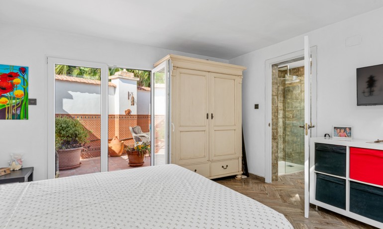 Sale - Finca / Country Property -
Daya Nueva - Daya Nueva - Country