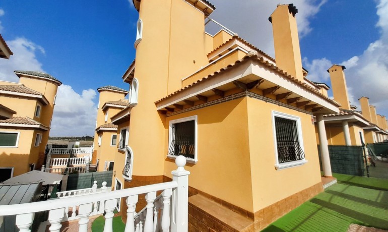 Sale - Villa -
Ciudad Quesada - Lo Marabu