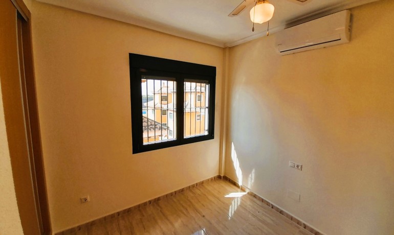 Sale - Villa -
Ciudad Quesada - Lo Marabu