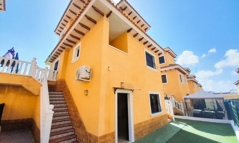 Sale - Villa -
Ciudad Quesada - Lo Marabu