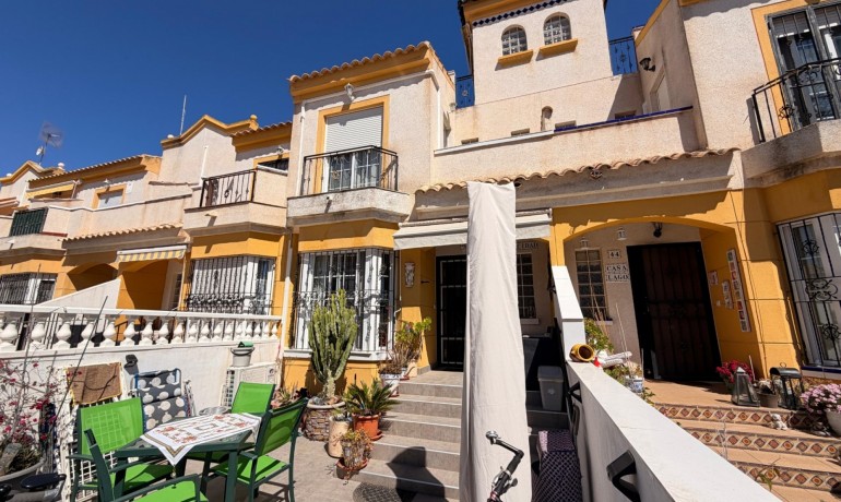 Sale - House -
Guardamar del Segura* - El Raso