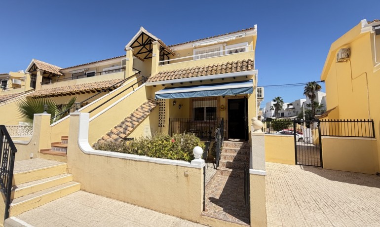 Venta - Apartamento / piso -
Villamartin