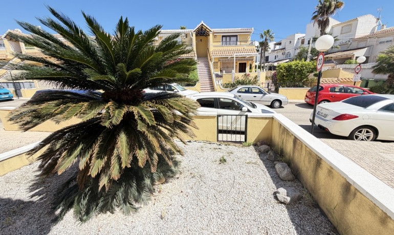 Venta - Apartamento / piso -
Villamartin